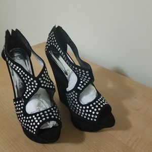 Size 8.5 Monia Mia Wedges. Never worn still in box